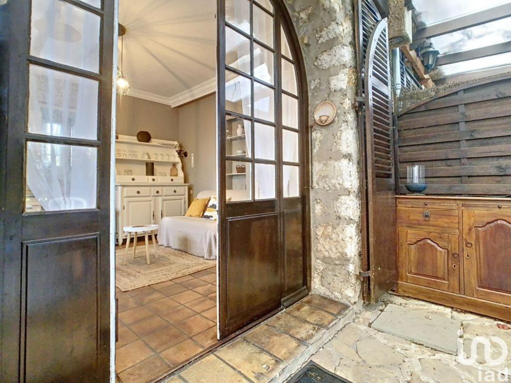 Appartement 1Piece Avec Jardin Dans Mas De Caractere Saint-Laurent-du-Var Extérieur photo